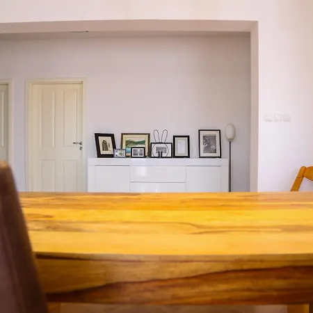 Luno Apartment