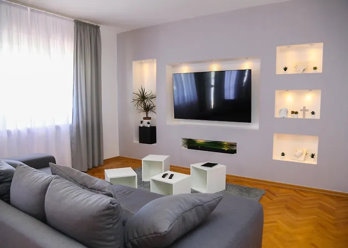 Luno Apartment *