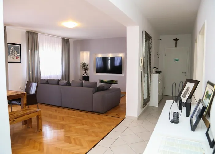 Luno Apartment Kaštela