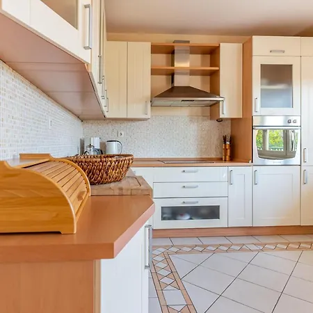 Luno Apartament Kaštela