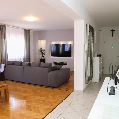 Luno Apartmán Kaštela