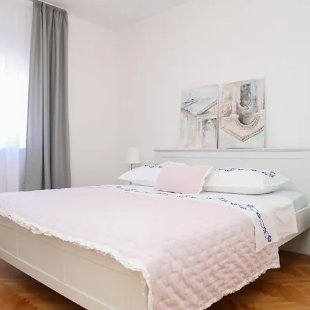 Luno Apartmán Kaštela