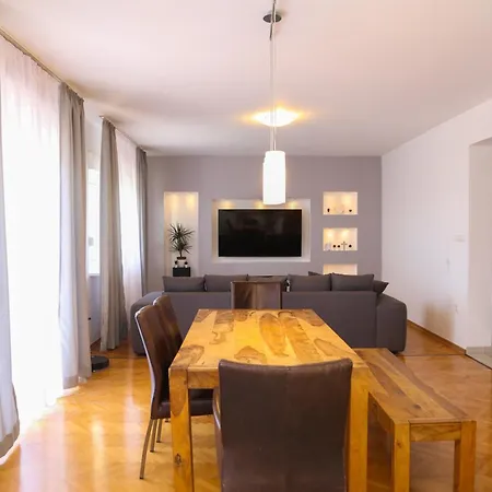 Luno Kaštela